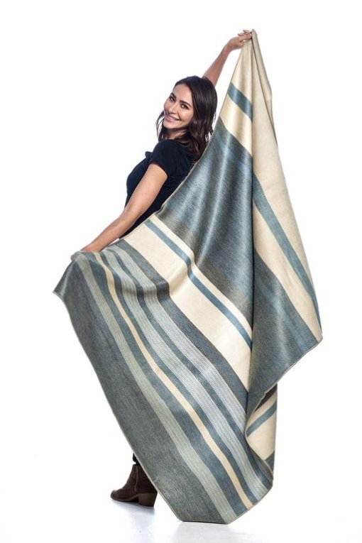 Catalina alpaca throw