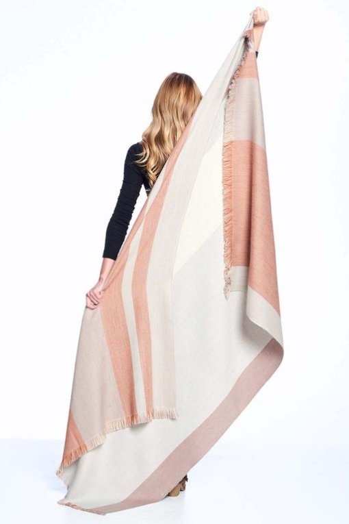 Faded Rust Alpaca throw back side