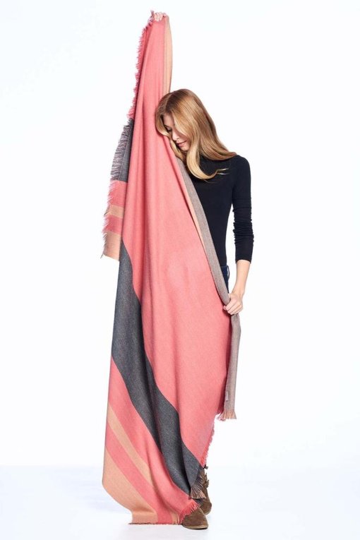 Peach Bloom Alpaca Throw - Reversible - Image 4