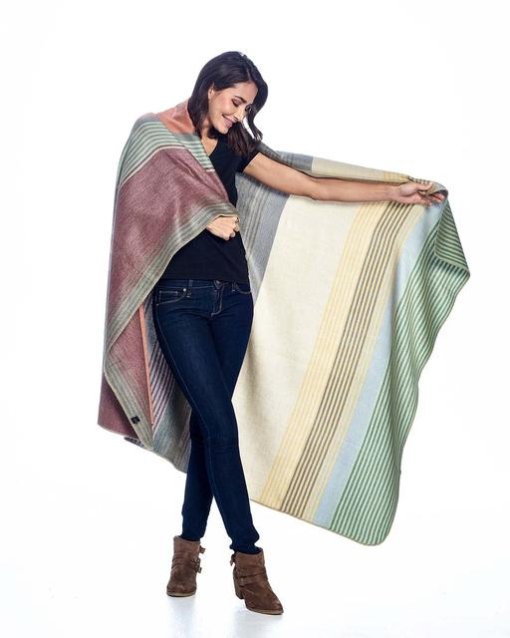 Spectrum Alpaca throw inside view