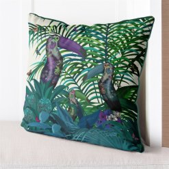 Andigena Pillow side view