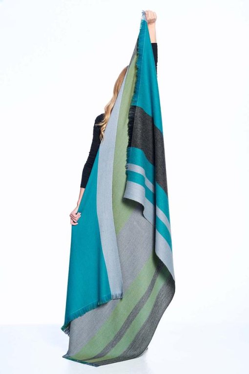 Weeping Willow Alpaca Throw backside