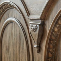 Architrave bed detail closeup of cornice.