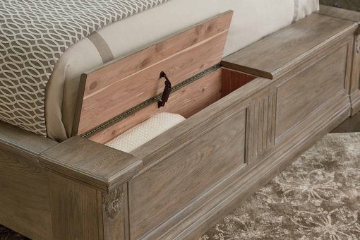 Acanthus Footboard storage closeup