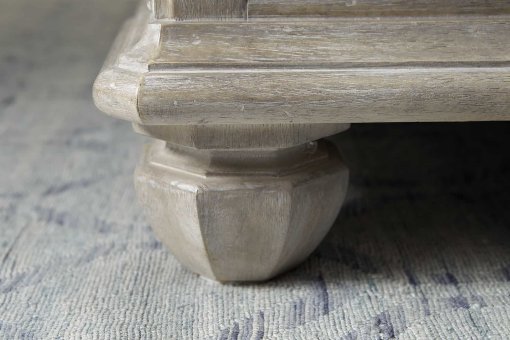Cottage Tufted Sleigh Bed Foot closeup
