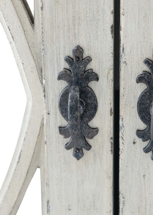 Mirabella door pull detail