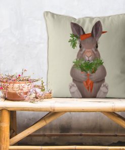 This bunny has a carrot bouquet and an extra little snack to top everything off. Set view.