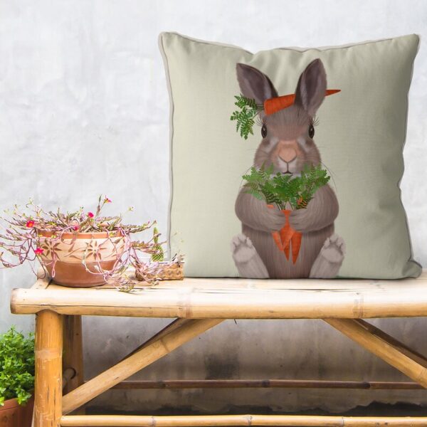 This bunny has a carrot bouquet and an extra little snack to top everything off. Set view.