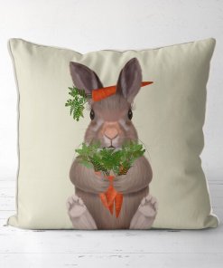 This bunny has a carrot bouquet and an extra little snack to top everything off.
