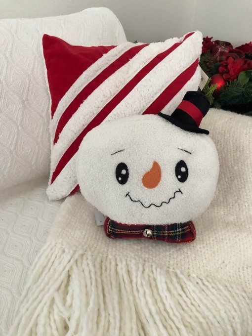 Snowman head smile with red/stripe pillow set.