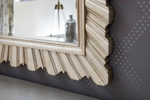 Starlite mirror closeup lifestyle shot