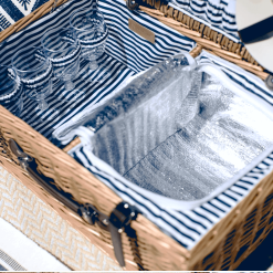 Blue&W basket inside view.