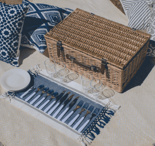 Blue&W basket lifestyle1
