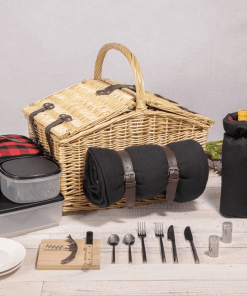 Deluxe Picnic Basket showing all contents.