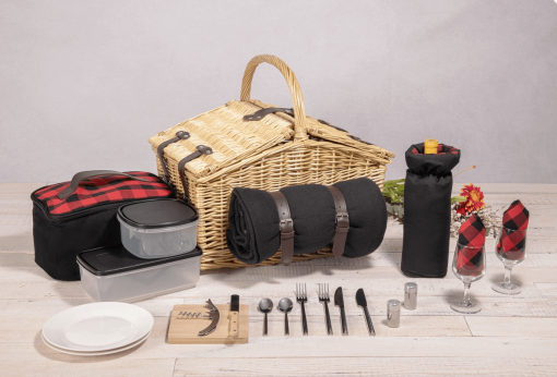 Deluxe Picnic Basket showing all contents.