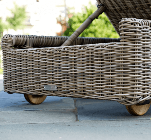 Sag Harbor Chaise lounge closeup