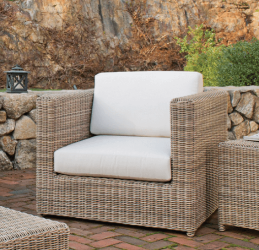 Chat Lounge chair lifestyle