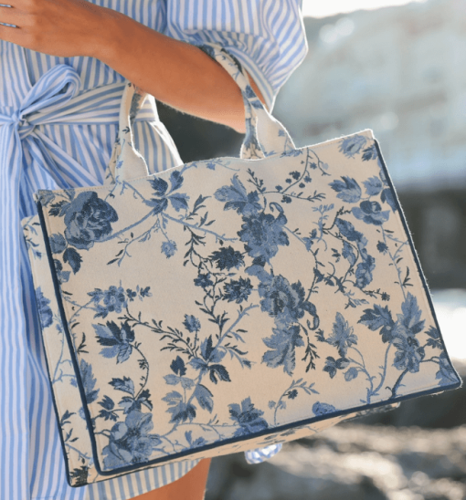 Fiorella Tote lifestyle.