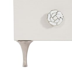 Silhouette leg and pull