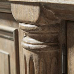 Architrave buffet closeup of top corner